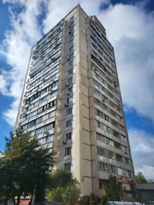 Продаж великої 1-но кімнатной квартири 42 м2 Соломії Крушель