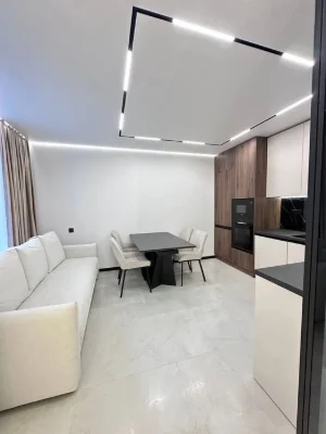 Продаж 2 км квартири в сучасному ЖК поруч з озером