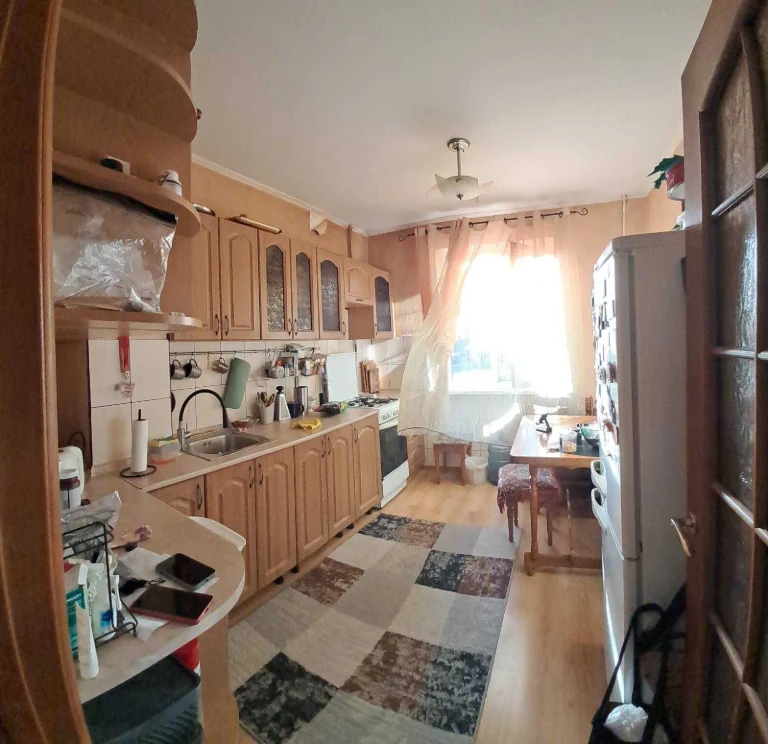 Продам 3 кімнатну квартиру на вул. Вербицького 11