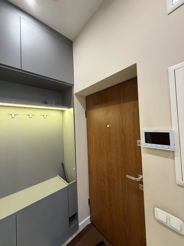 Продаж Квартири з ремонтом та технікою 1 кімнатна 52 квадрат