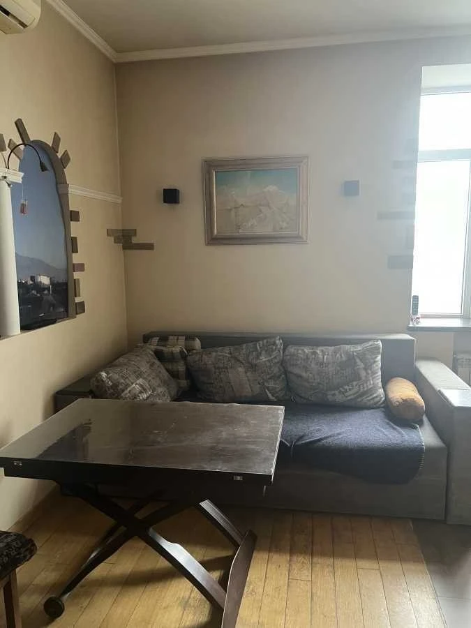 Sale of a 3-room apartment 73 m², Valery Lobanovskyi about