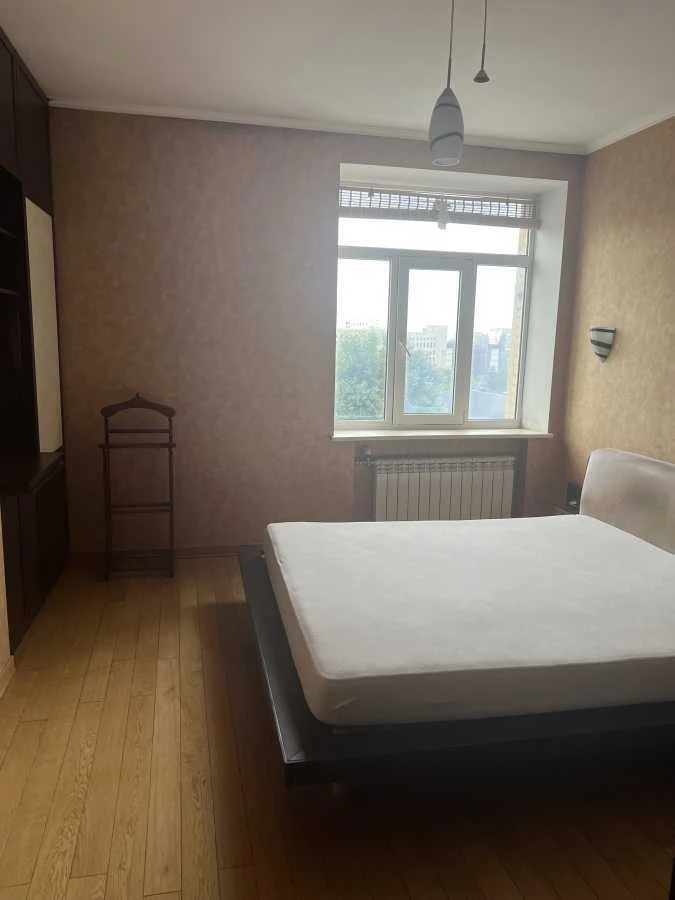 Sale of a 3-room apartment 73 m², Valery Lobanovskyi about
