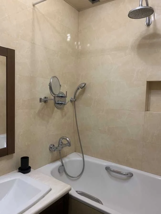 Sale of a 3-room apartment 73 m², Valery Lobanovskyi about
