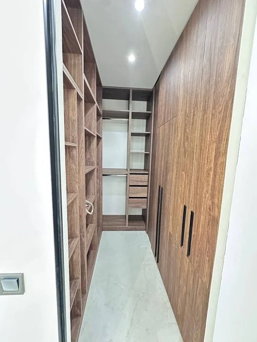Продаж 2 км квартири в сучасному ЖК поруч з озером