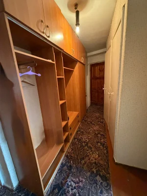 Продам трохкімнатну квартиру біля базару Динамо по вул Корол