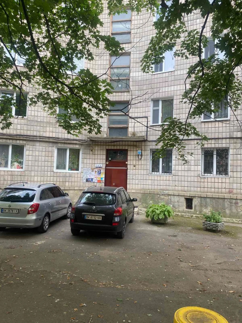 Продам трохкімнатну квартиру біля базару Динамо по вул Корол