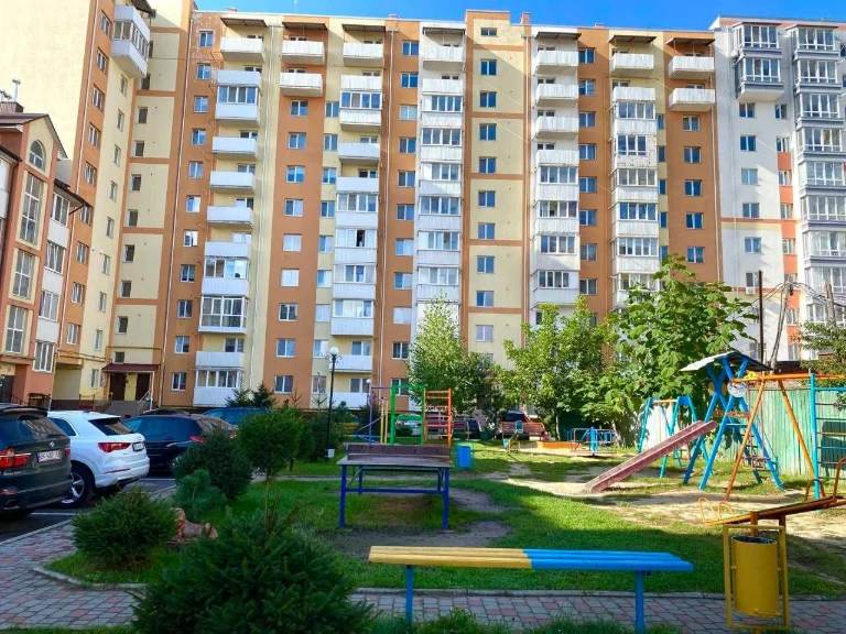 Продам квартиру в районі Чайки новобудова