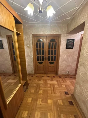 Тникімнатна Квартира в Центрі міста