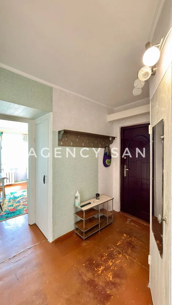 Продам  3к квартиру вул. СКД