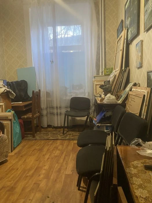 Продам кімнатну Центр Університет вул Алчевських