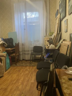 Продам кімнатну Центр Університет вул Алчевських
