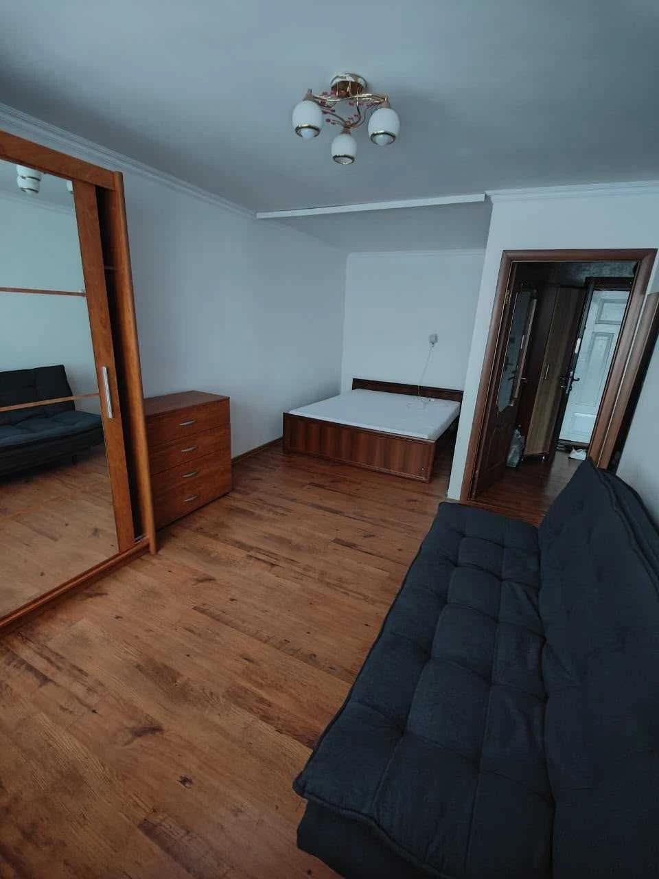 Продам 1 кімнатну квартиру по вул. Кравчука