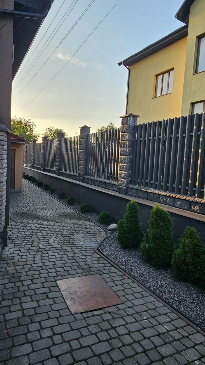 Продам будинок у Луцьку