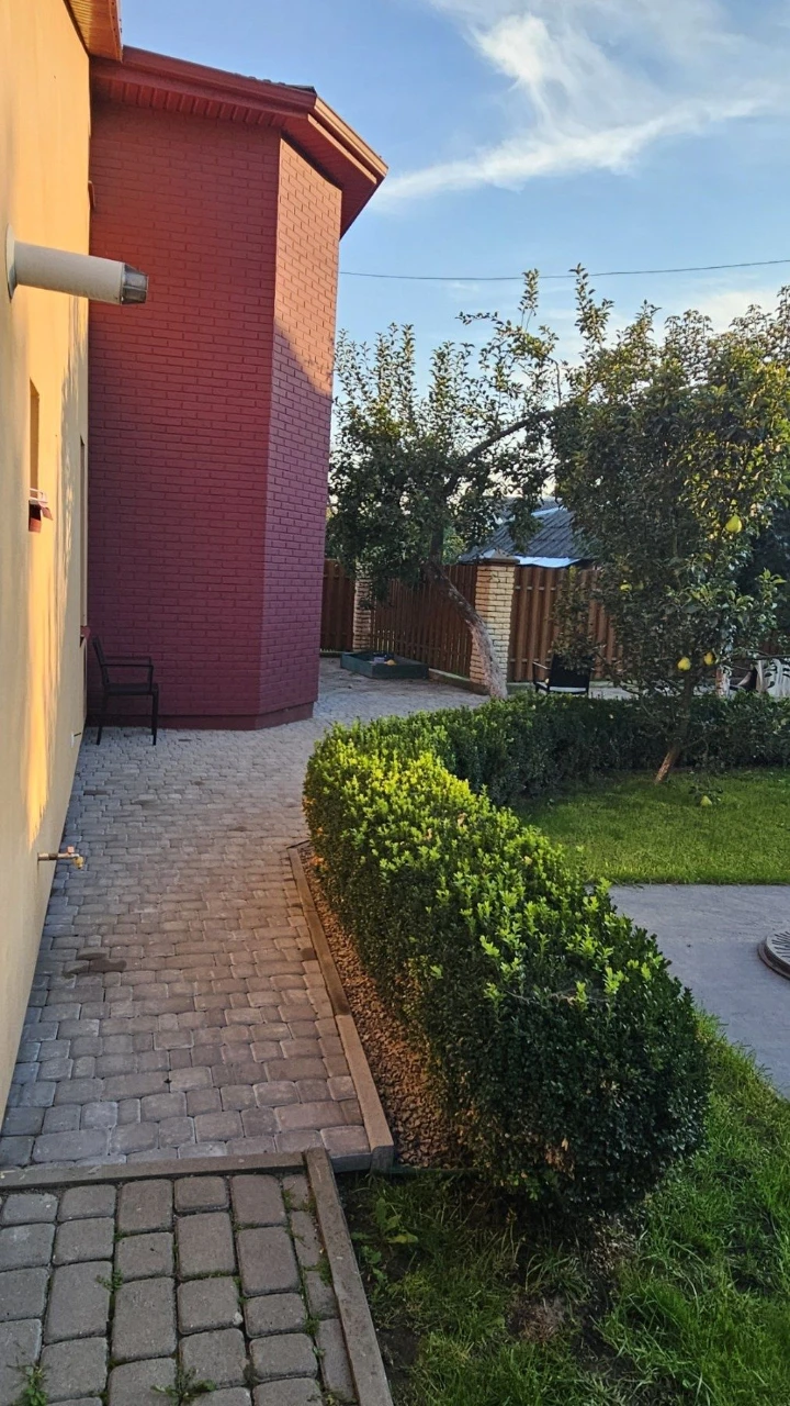 Продам будинок у Луцьку