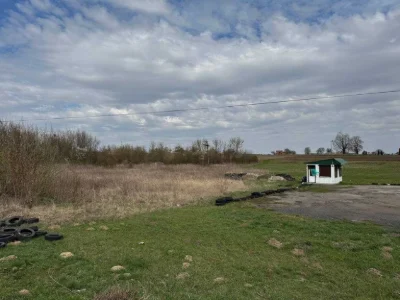 Продаж комерційної земельної ділянки