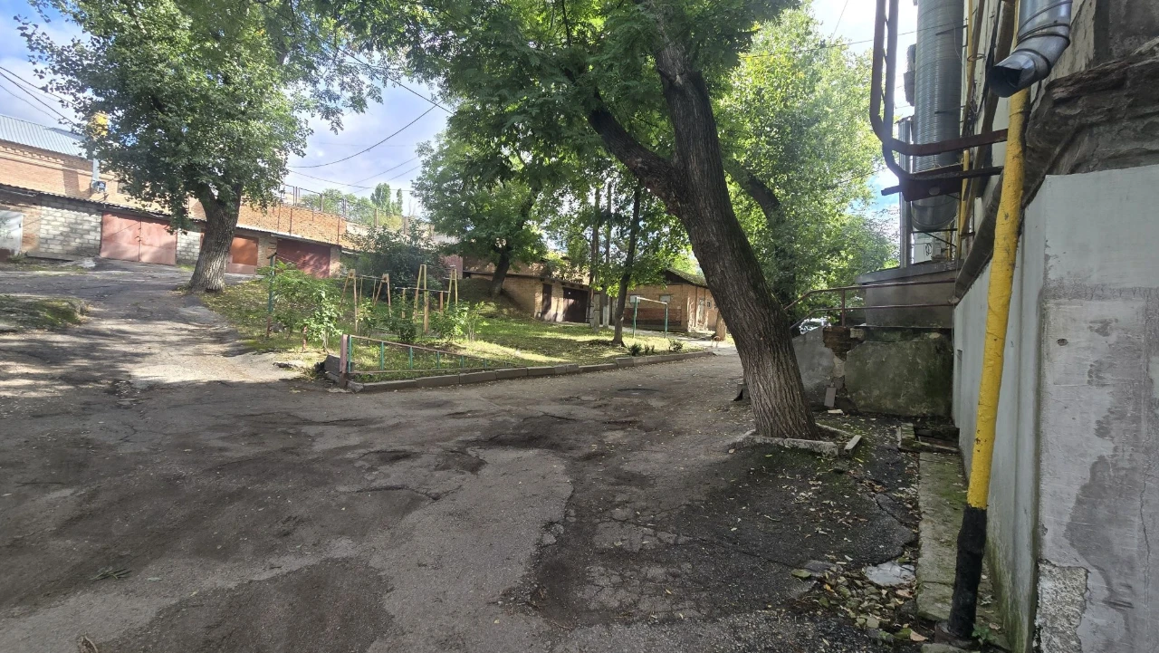 Продаж 3к ЦЕНТР закритий двір