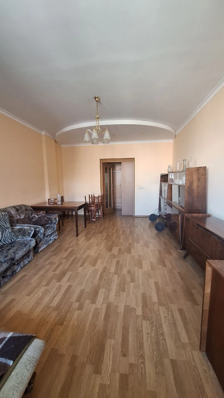 Продаж Трьох кім.квартири на проспекті Незалежності.