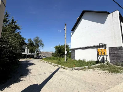 Будинок. Чернівці, Сергія Дерена вул.