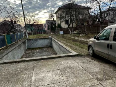 Будинок. Чернівці, Горіхівська вул.