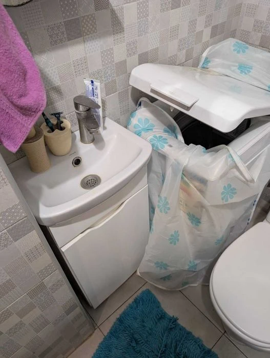 I am selling a 2-room apartment near the metro station "Tractor Plant".