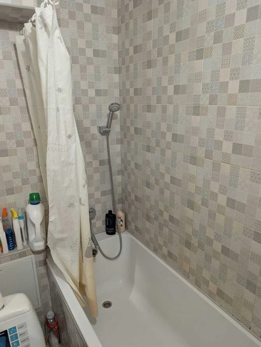 I am selling a 2-room apartment near the metro station "Tractor Plant".