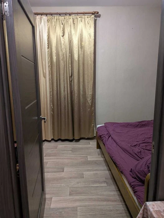 I am selling a 2-room apartment near the metro station "Tractor Plant".
