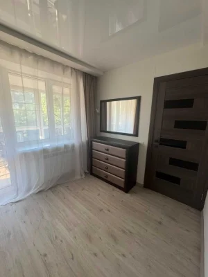 Selling a renovated two-bedroom apartment in Saltovka.
