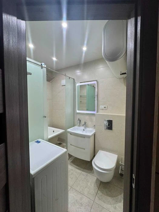 Selling a renovated two-bedroom apartment in Saltovka.