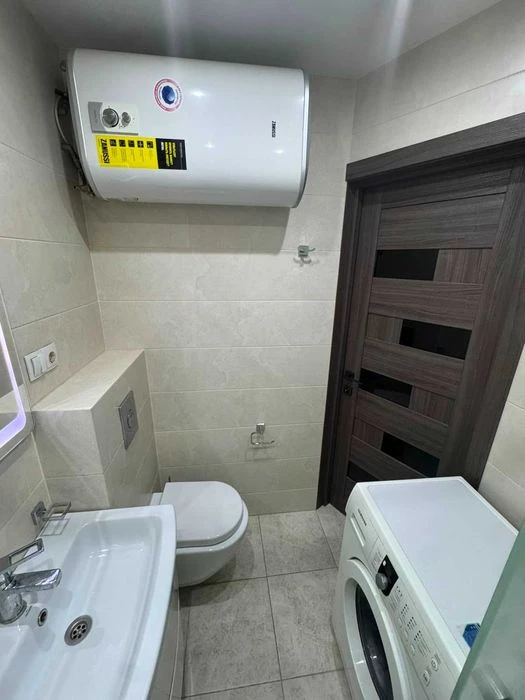 Selling a renovated two-bedroom apartment in Saltovka.
