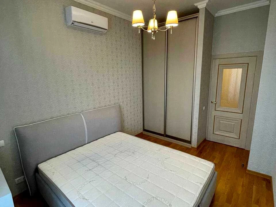 Квартира. Київ, Василя Тютюнника вул.