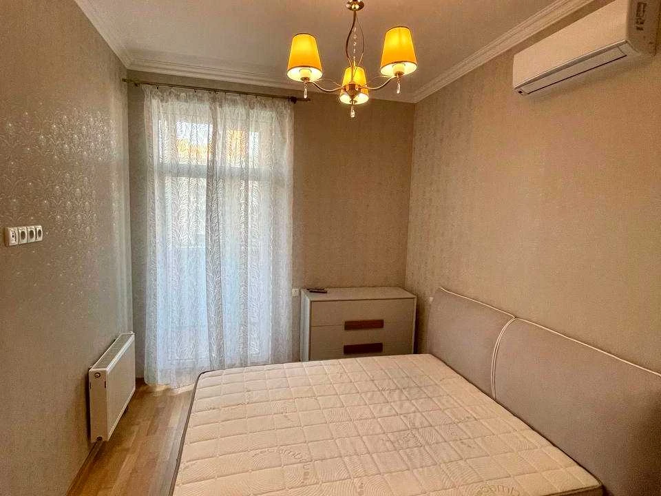 Квартира. Київ, Василя Тютюнника вул.