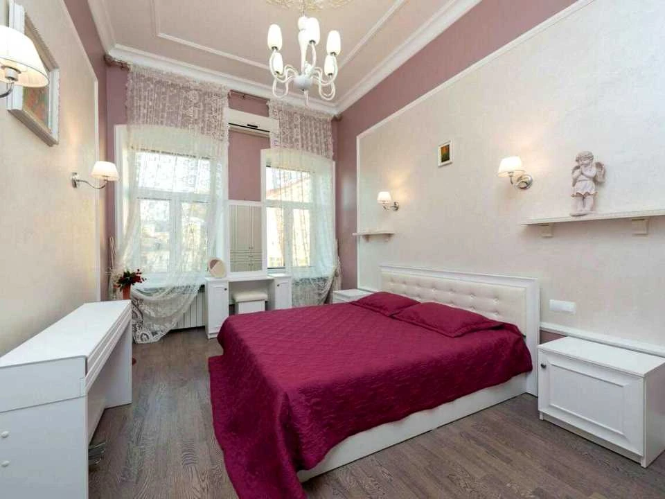Квартира. Київ, Костянтинівська вул.