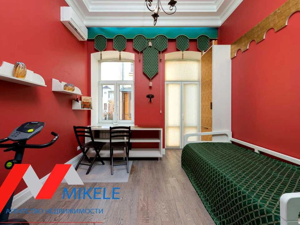 Квартира. Київ, Костянтинівська вул.