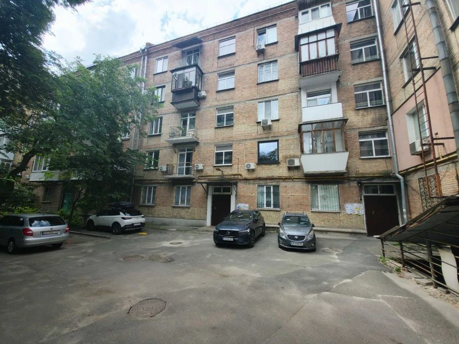 Продаж 2-кім. квартири S-55 м. кв. вул. Арсенальна 17 Печерс