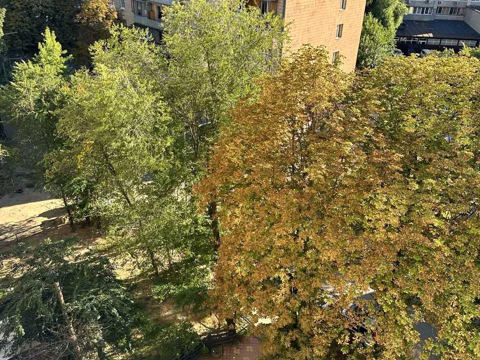 Квартира. Київ, Сергія Берегового вул.