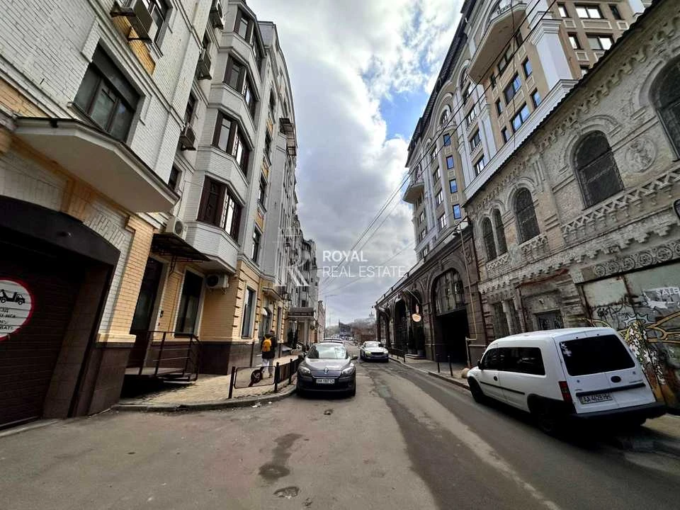 Квартира. Київ, Ярославський пров.
