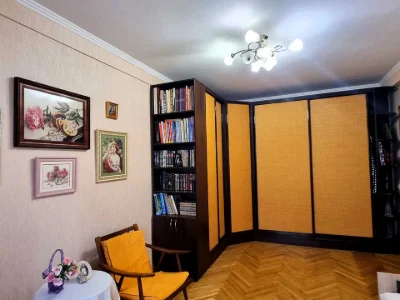 Квартира. Київ, Мілютенка вул.