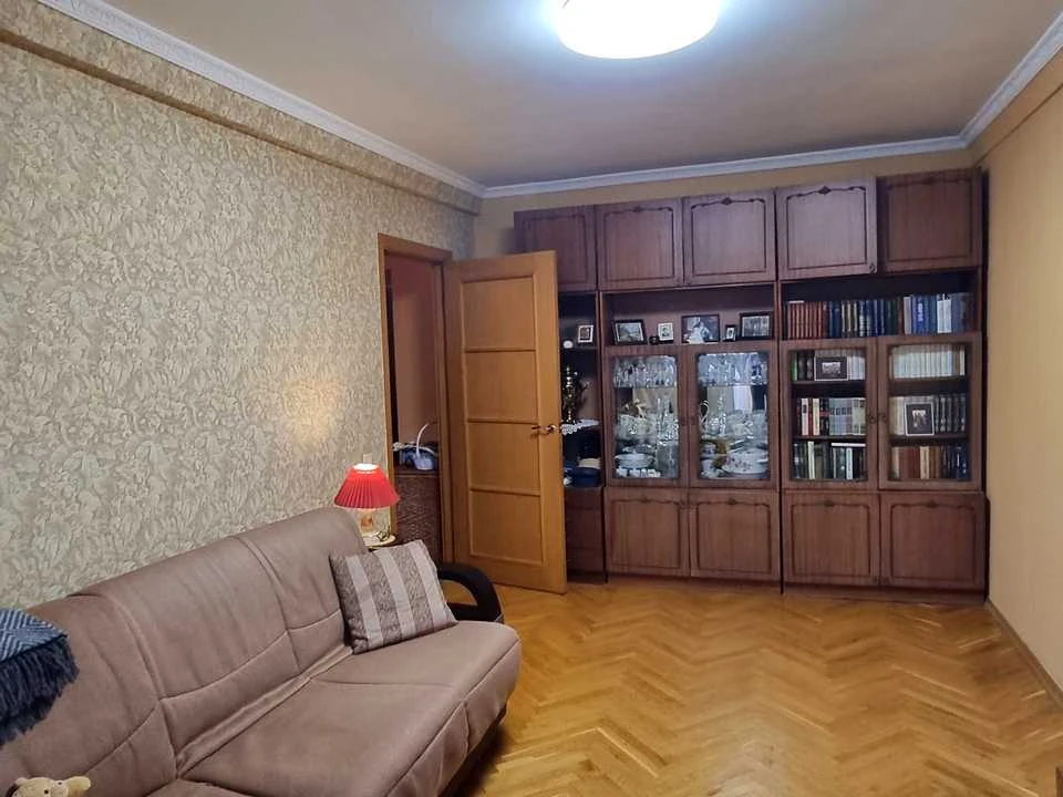 Квартира. Київ, Мілютенка вул.