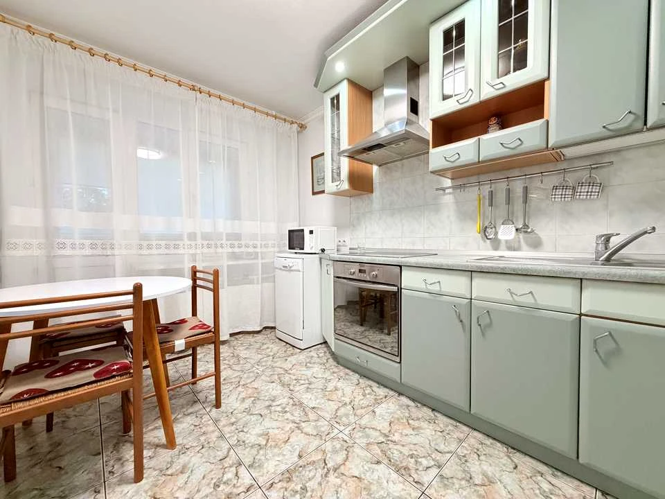 Квартира. Киев, ул. (Горького)