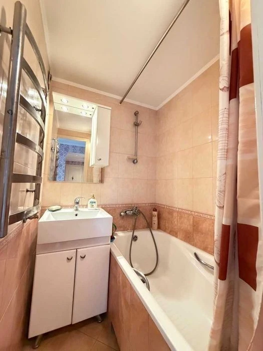 KPI 2 min. Bohdana Havrylyshyna St. (Vanda Vasilevska St.), bu.