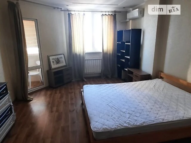 Довготривала оренда 1к квартири на вул. Гетьмана Вадима 1 •