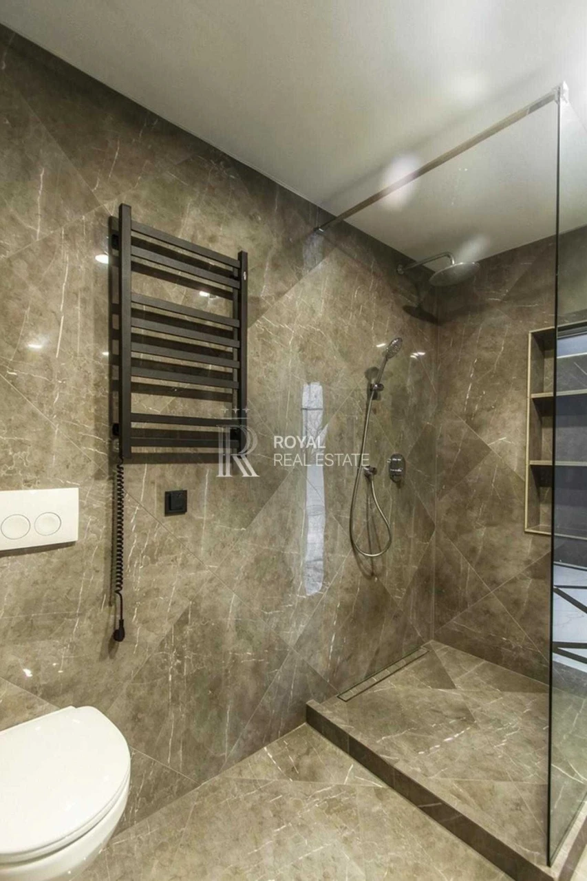 Оренда простора 2-к квартира 240 м² у клубному будинку вул.