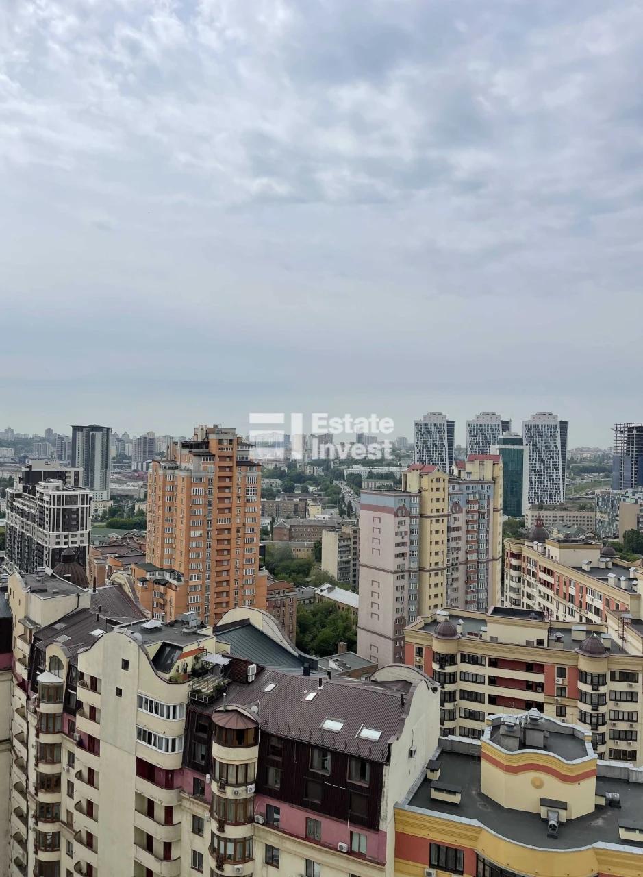 Оренда великої дворівневої квартири в центрі Києва, вул Дмит
