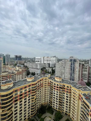 Оренда великої дворівневої квартири в центрі Києва, вул Дмит