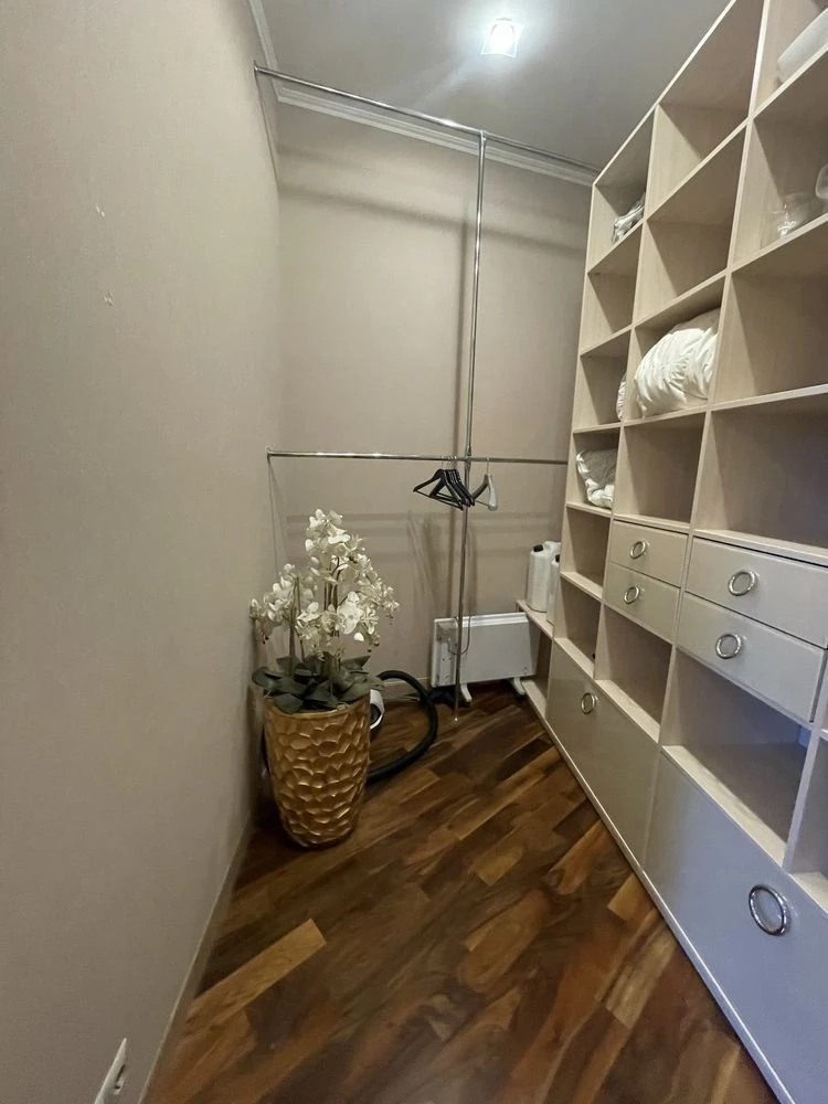 Без% Печерскі липки! Квартира-80 м2, парковка