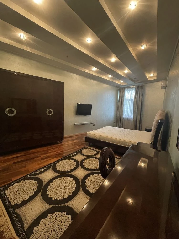 Без% Печерскі липки! Квартира-80 м2, парковка