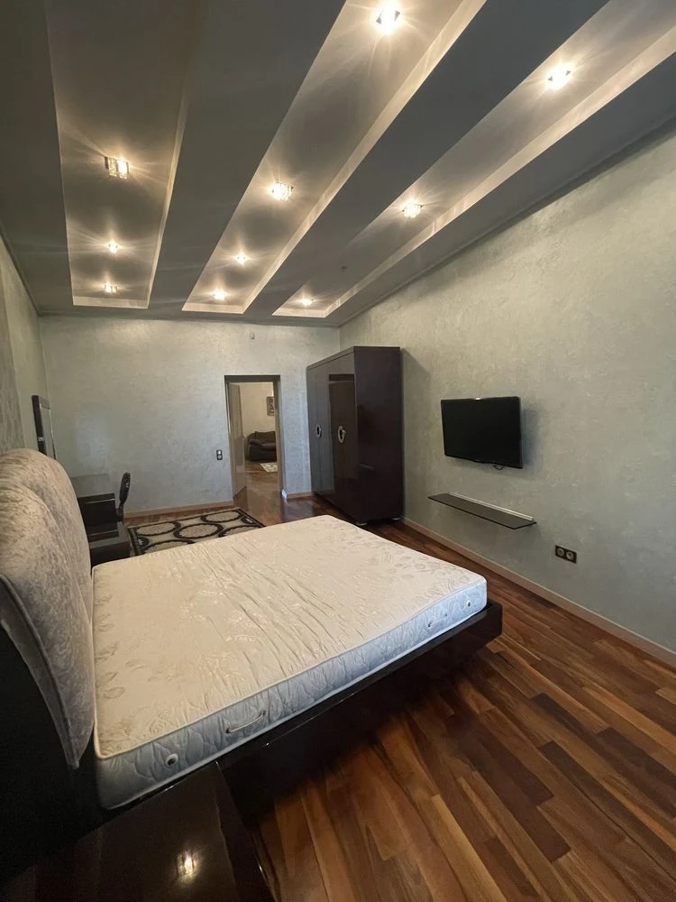 Без% Печерскі липки! Квартира-80 м2, парковка