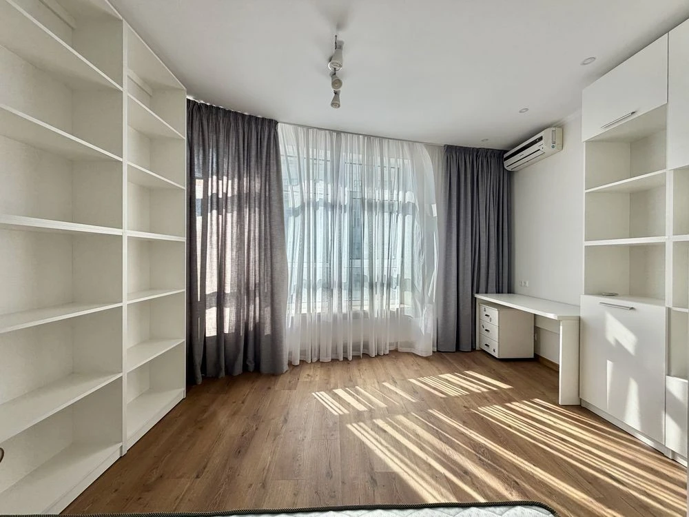 Без комісії Оренда 3-к квартири 140 м² у ЖК Carnegie Tower,
