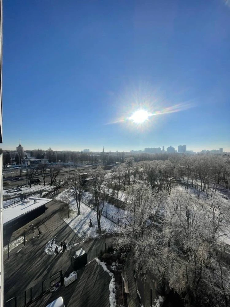 Здається в оренду сучасна 1-кімнатна квартира біля метро та