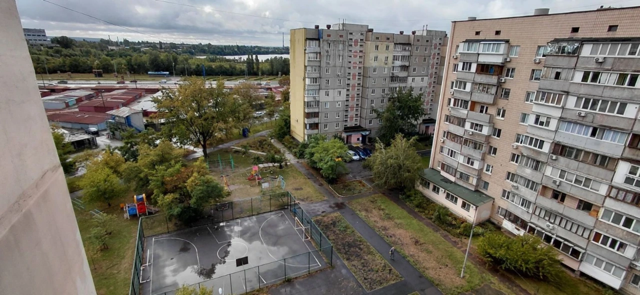 Оренда однокімнатної квартири на лівому березі біля метро Ки